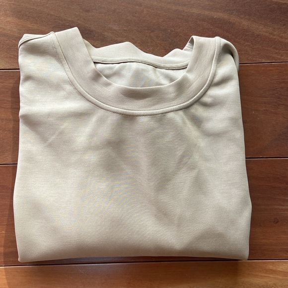 Lululemon Softstreme Crop Sweatshirt Tan M/L - Picture 6 of 12
